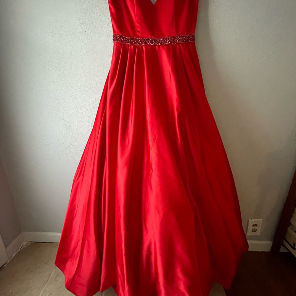Sherri Hill Red Prom Dress Ballgown Beaded Off the Shoulder Size 12
